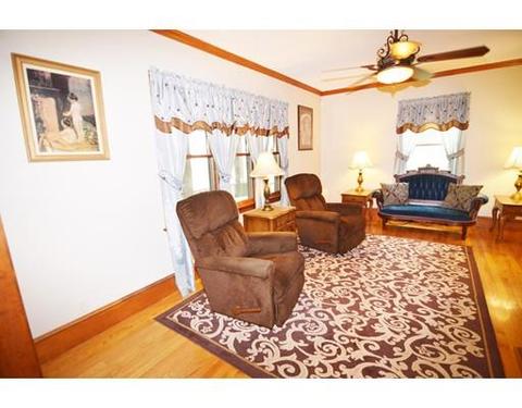 73 Castle St, Springfield, MA 01118 photo 5