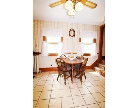 73 Castle St, Springfield, MA 01118 photo 9