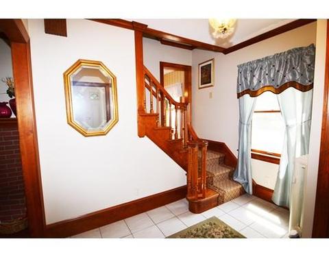 73 Castle St, Springfield, MA 01118 photo 4