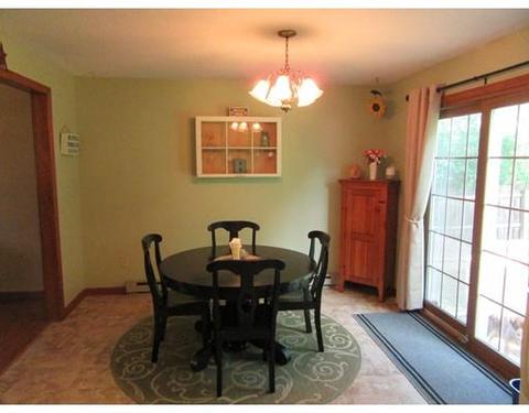 415 James St, Chicopee, MA 01020 photo 2