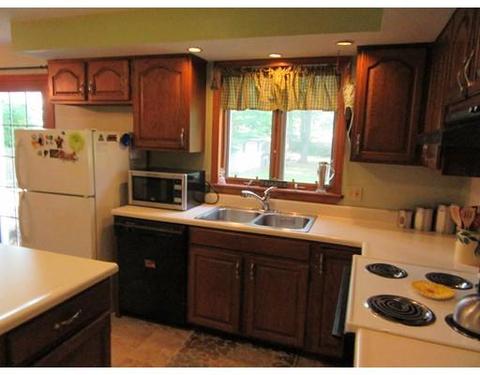 415 James St, Chicopee, MA 01020 photo 4
