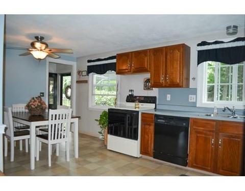 24 Cindy Cir, Springfield, MA 01129 photo 6