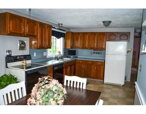 24 Cindy Cir, Springfield, MA 01129 photo 5