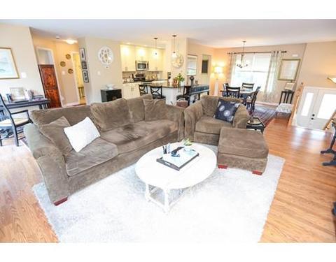 18 Devlin Dr, Chicopee, MA 01020 photo 4