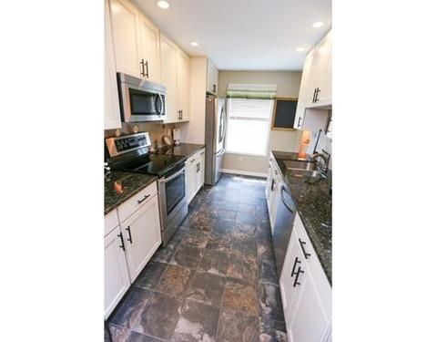 18 Devlin Dr, Chicopee, MA 01020 photo 5