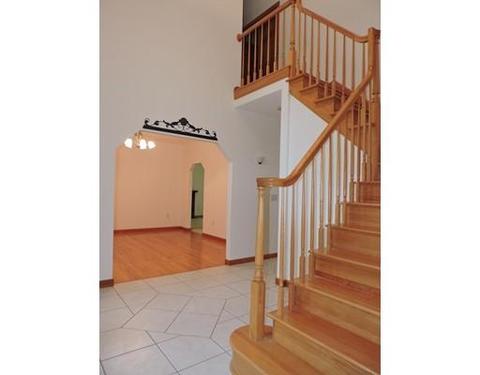 33 Dinis St, Ludlow, MA 01056 photo 3