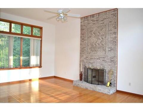 33 Dinis St, Ludlow, MA 01056 photo 5