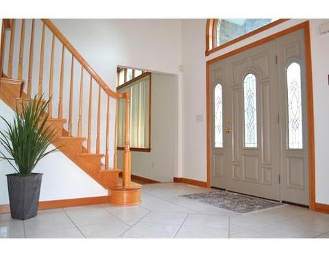 33 Dinis St, Ludlow, MA 01056 photo 2
