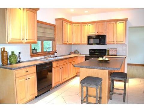 33 Dinis St, Ludlow, MA 01056 photo 12