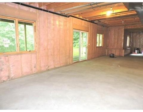 33 Dinis St, Ludlow, MA 01056 photo 25