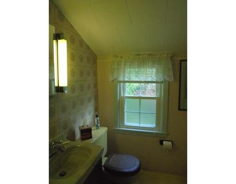 25 Burnside Ter, Springfield, MA 01118 photo 13