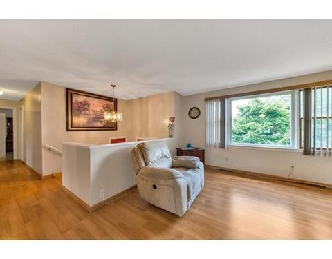 53 Moore St, Springfield, MA 01107 photo 13