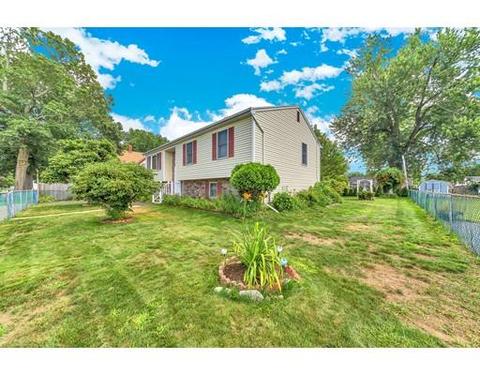 53 Moore St, Springfield, MA 01107 photo 4