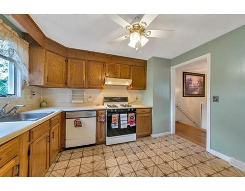53 Moore St, Springfield, MA 01107 photo 17