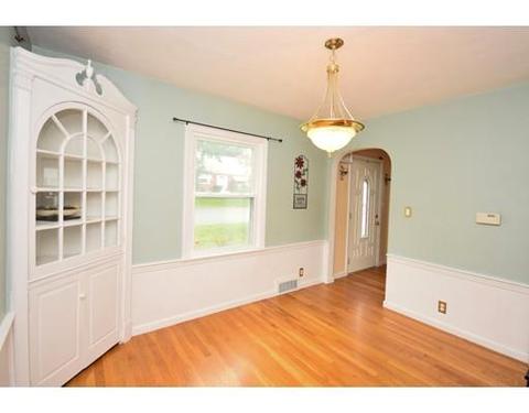 26 Macomber Ave, Springfield, MA 01119 photo 7