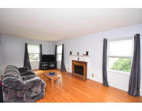 26 Macomber Ave, Springfield, MA 01119 photo 5