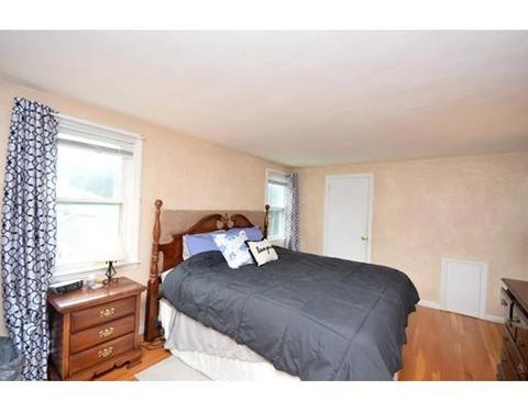26 Macomber Ave, Springfield, MA 01119 photo 9