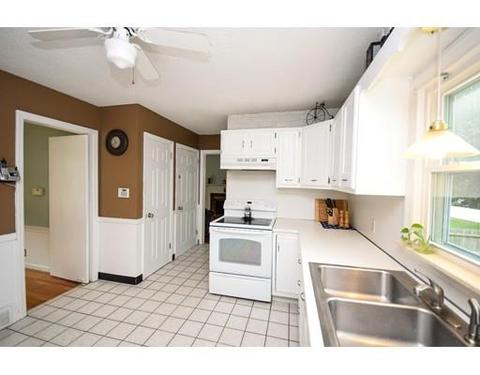 26 Macomber Ave, Springfield, MA 01119 photo 15