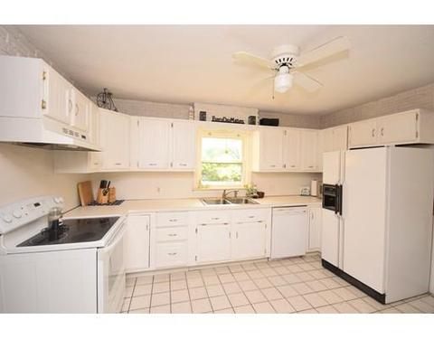 26 Macomber Ave, Springfield, MA 01119 photo 16