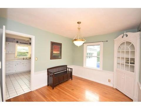 26 Macomber Ave, Springfield, MA 01119 photo 8