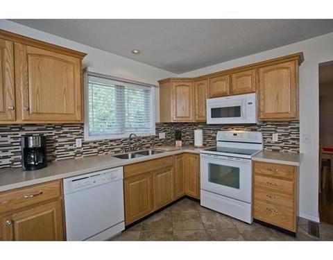 38 Devlin Dr, Chicopee, MA 01020 photo 5