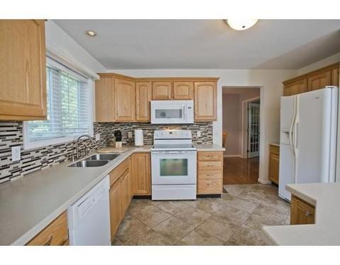 38 Devlin Dr, Chicopee, MA 01020 photo 6