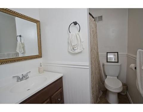 24 Windsor St, Springfield, MA 01105 photo 11