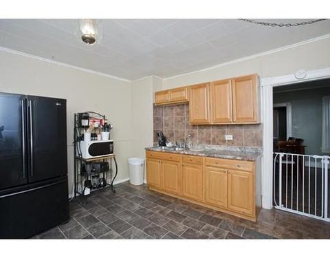 24 Windsor St, Springfield, MA 01105 photo 6