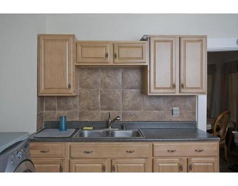 24 Windsor St, Springfield, MA 01105 photo 5