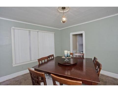 24 Windsor St, Springfield, MA 01105 photo 8