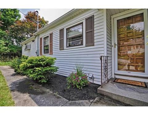 15 Rydal St, Worcester, MA 01602 photo 2