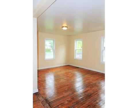 30 Massasoit St, Springfield, MA 01107 photo 8