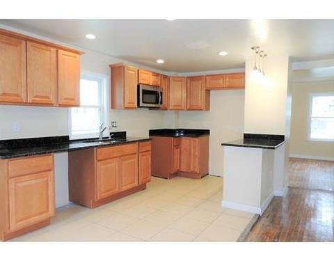 30 Massasoit St, Springfield, MA 01107 photo 4