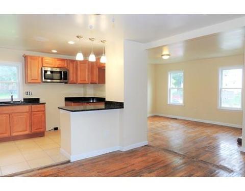 30 Massasoit St, Springfield, MA 01107 photo 6