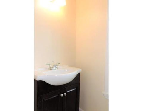30 Massasoit St, Springfield, MA 01107 photo 9