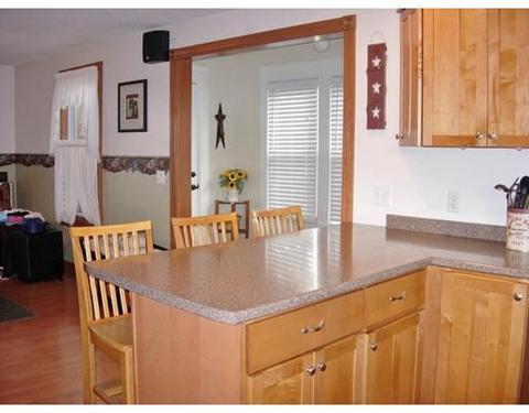 69 Arnold St, Chicopee, MA 01013 photo 9