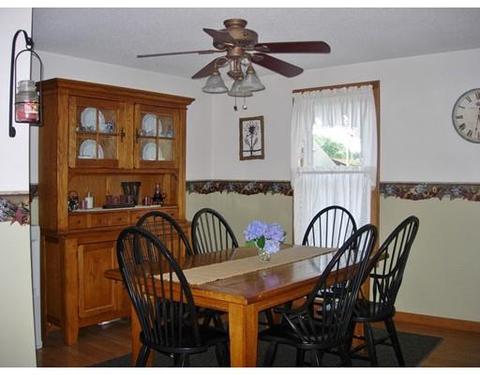 69 Arnold St, Chicopee, MA 01013 photo 11