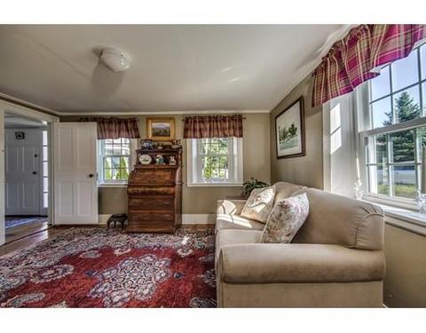27 Trask St, Beverly, MA 01915 photo 3