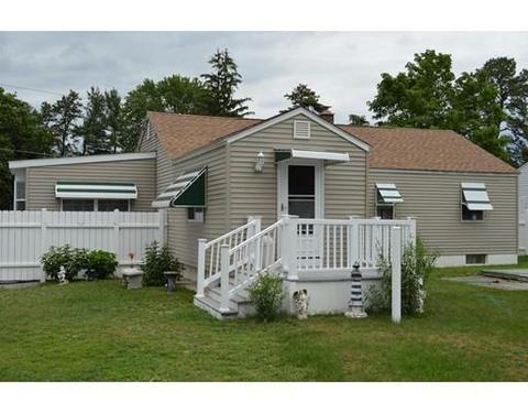 23 Fredette St, Springfield, MA 01109 photo 2