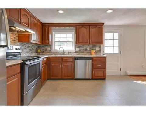 2 Brookfield Rd, Milford, MA 01757 photo 4