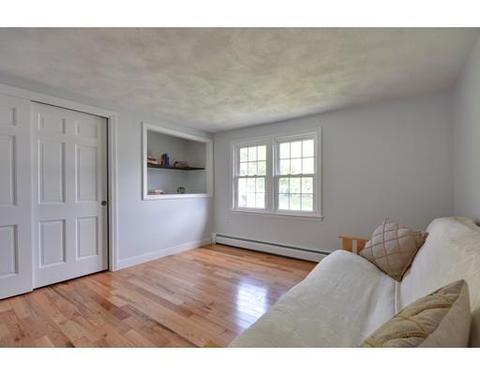 2 Brookfield Rd, Milford, MA 01757 photo 7