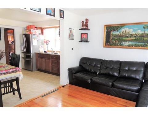 43 Pendexter Ave, Chicopee, MA 01013 photo 3