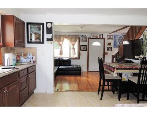 43 Pendexter Ave, Chicopee, MA 01013 photo 5