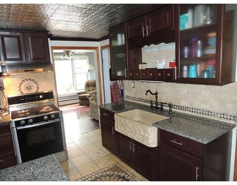 521 E Main St, Chicopee, MA 01020 photo 8