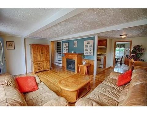 19 Packard Ave, Hull, MA 02045 photo 2