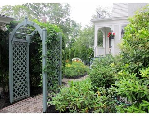 2 Otsego Rd, Worcester, MA 01609 photo 3