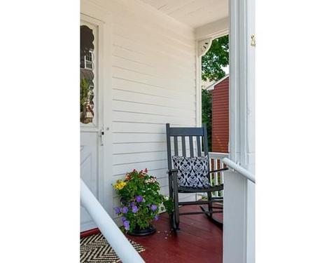 20 Summer St, Marblehead, MA 01945 photo 2