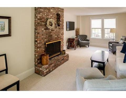 20 Summer St, Marblehead, MA 01945 photo 5