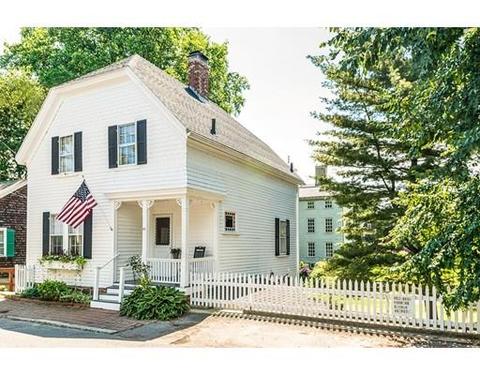 20 Summer St, Marblehead, MA 01945 photo 1