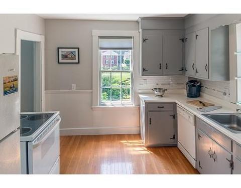20 Summer St, Marblehead, MA 01945 photo 8